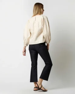Elora Volume Top