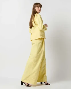 Wide-Leg Trouser